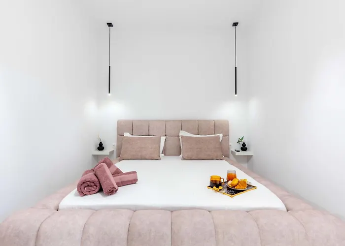 Apartment Arcade Panoramic View